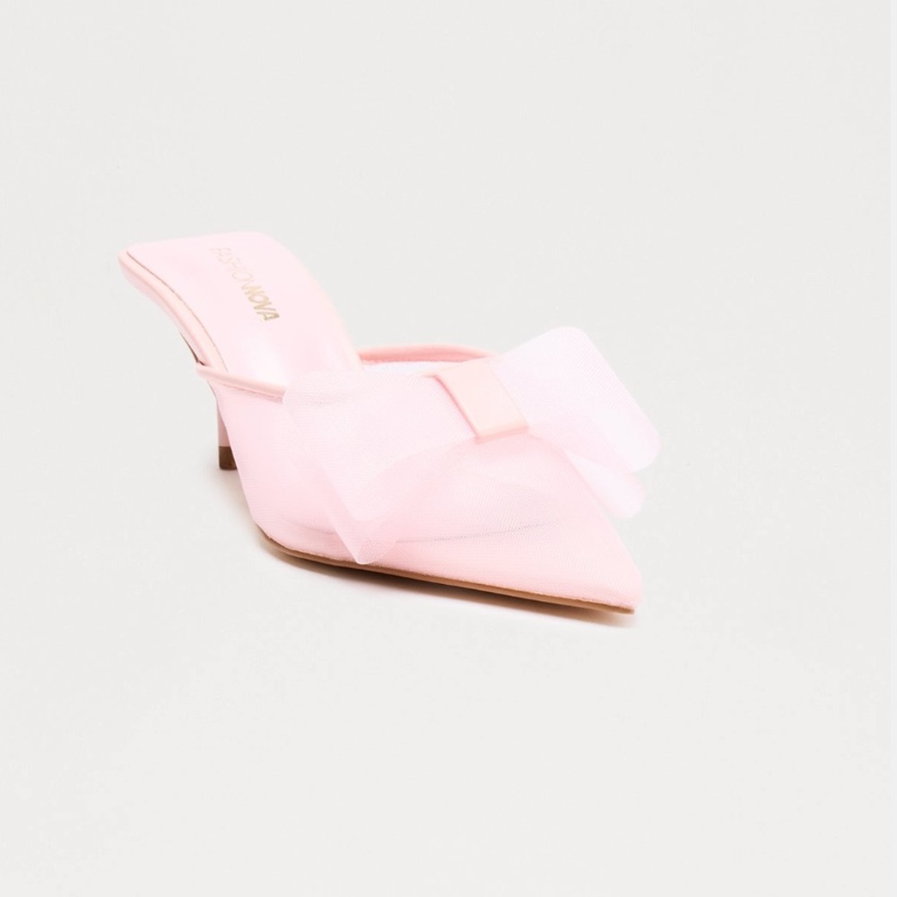 Elegant Pink Tulle Bow Pumps